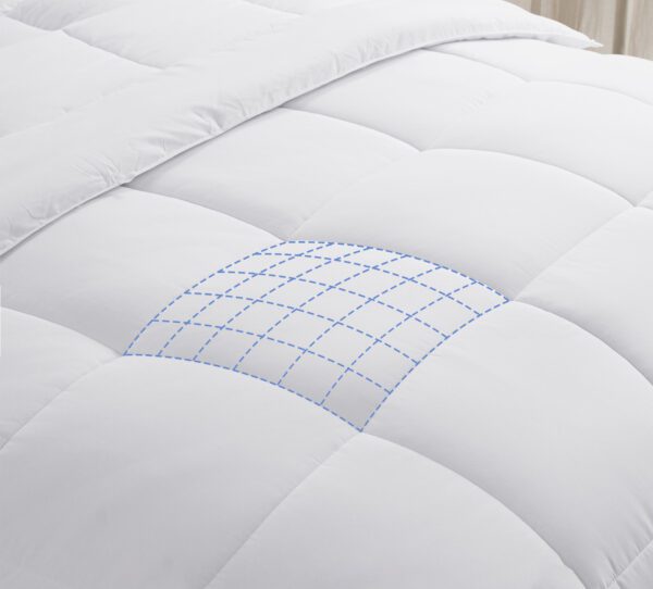 Single Duvet (White Plain) – 190×240 – 100% Cotton Fabric – Microfiber filling