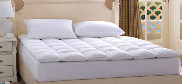 Luxury Mattress Topper with 4 Elastic Corners – 100×200×5 | 120×200×5 | 180×200×5 | 200×200×5